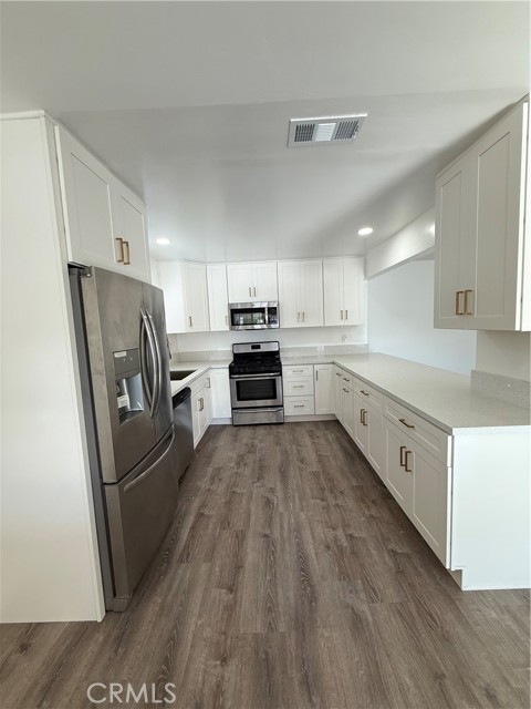 Detail Gallery Image 3 of 13 For 16108 Napa, North Hills,  CA 91343 - 4 Beds | 2 Baths