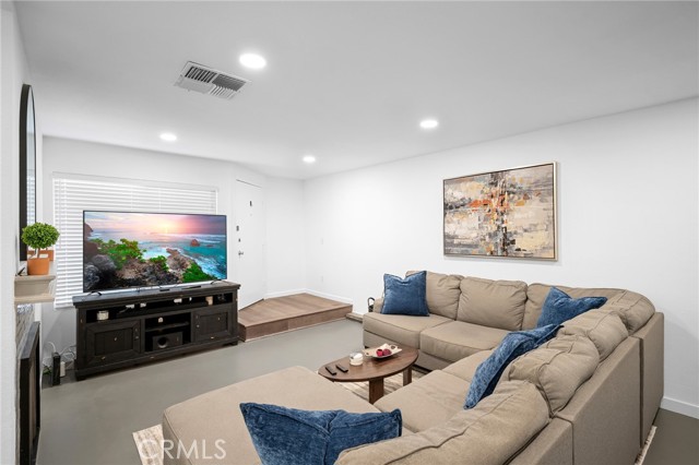 Detail Gallery Image 7 of 32 For 3827 W Avenue 41, Los Angeles,  CA 90065 - 3 Beds | 2/1 Baths