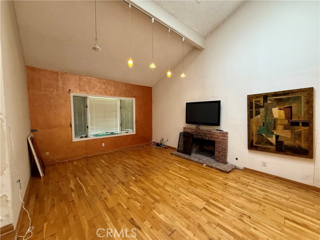 Detail Gallery Image 7 of 25 For 6618 Smoke Tree Ave, Oak Park,  CA 91377 - 4 Beds | 3 Baths