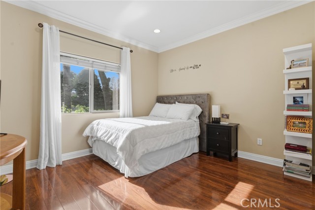 Detail Gallery Image 22 of 39 For 22711 Collins St, Woodland Hills,  CA 91367 - 4 Beds | 3/1 Baths