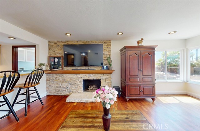 Detail Gallery Image 24 of 71 For 8492 Spring Cir, Huntington Beach,  CA 92646 - 4 Beds | 2/1 Baths