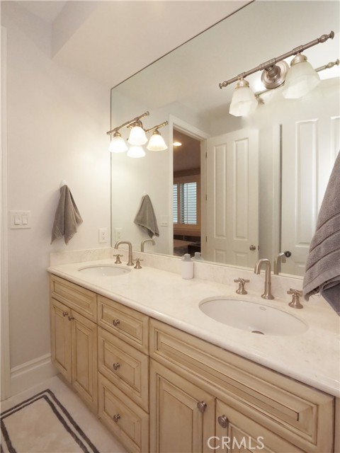 1026 Duncan Avenue, Manhattan Beach CA: https://media.crmls.org/medias/883710e5-e35d-4f8c-b17b-0c862d8fe221.jpg