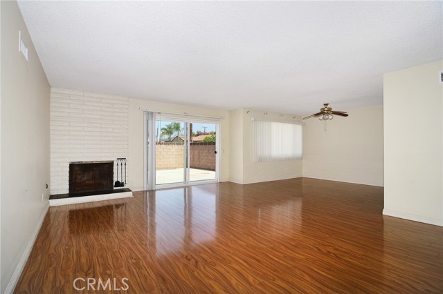 12731 Stagg Street photo 4
