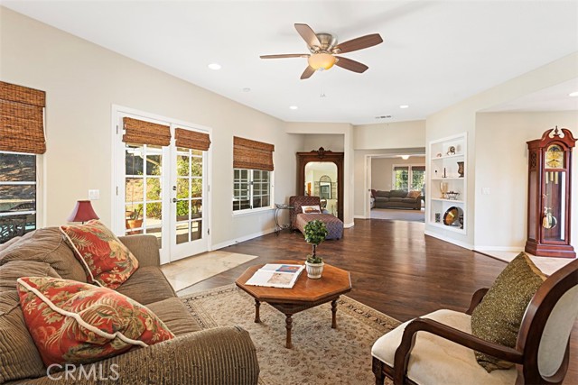 Detail Gallery Image 8 of 44 For 1551 Green Canyon Rd, Fallbrook,  CA 92028 - 6 Beds | 4 Baths