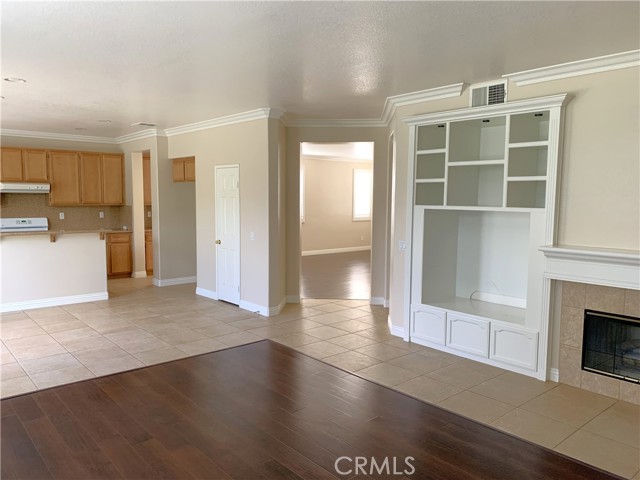 13568 Elk Ridge Court, Eastvale CA: https://media.crmls.org/medias/8837e83f-903f-467a-bc55-6f8a21cc9959.jpg