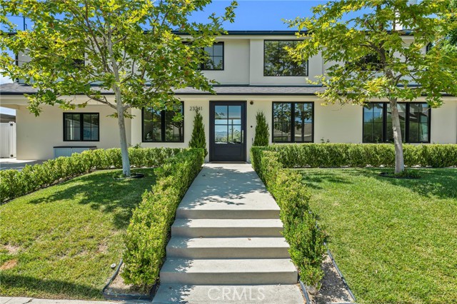 23241 Aetna Street, Woodland Hills CA: https://media.crmls.org/medias/8837f3c0-8415-49fe-a878-a969b6ea6b2d.jpg