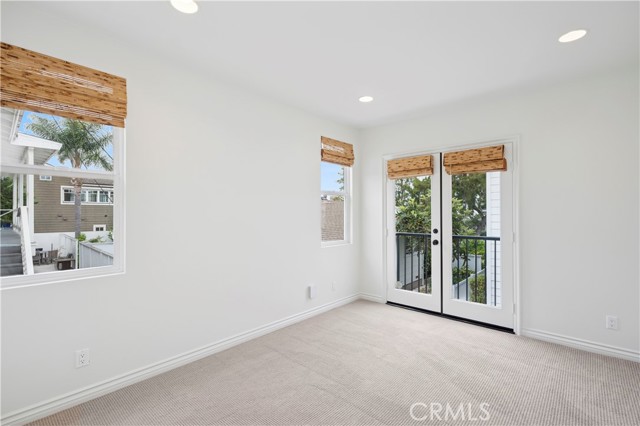 314 1/2 Larkspur Avenue, Corona del Mar CA: https://media.crmls.org/medias/88388dea-f62b-4b23-aee1-52114085b5ad.jpg
