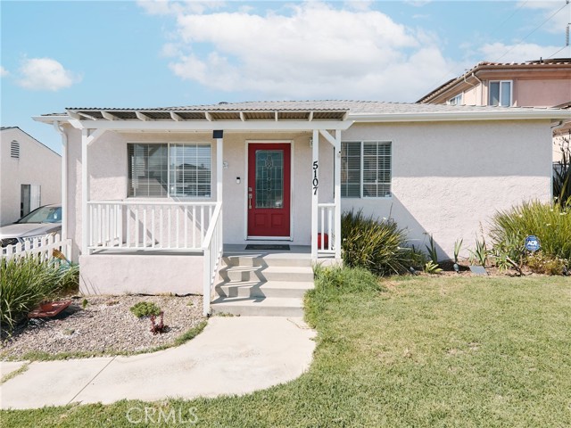 Detail Gallery Image 3 of 20 For 5107 W 138th St, Hawthorne,  CA 90250 - 3 Beds | 2 Baths