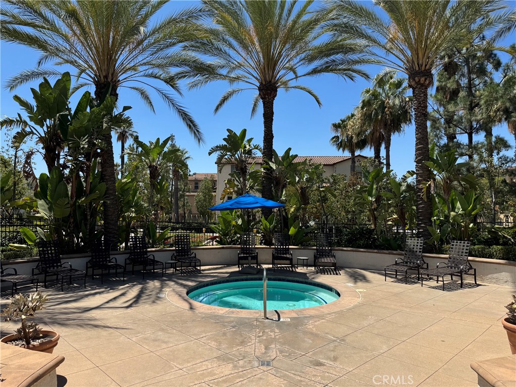 https://media.crmls.org/medias/8838d686-4c94-4c83-b668-033de01428c1.jpg?preset=X-Large