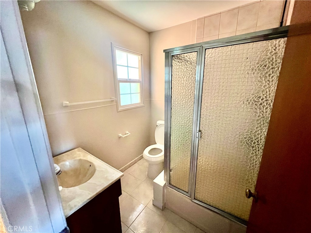 https://media.crmls.org/medias/8839faa2-c2a4-474a-bdfd-09ab51f5c4fd.jpg?preset=X-Large