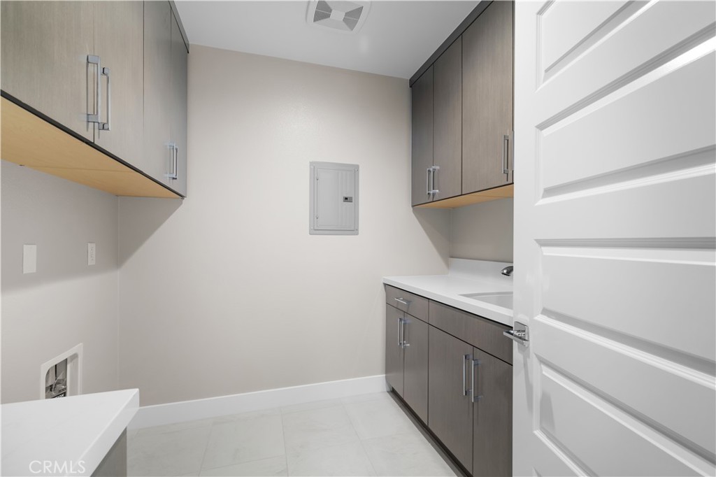 883a93b7 8c3f 48ae 8dd3 42952c40841a