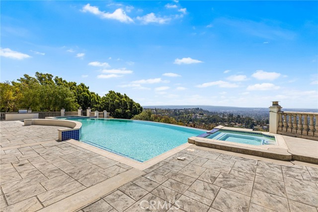 10219 Sunrise Lane, North Tustin CA: https://media.crmls.org/medias/883b6279-3be8-4d48-acf0-08fcc4be020c.jpg