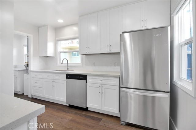 230 30th Place, Hermosa Beach CA: https://media.crmls.org/medias/883ed3a9-adea-4ff1-b14a-171cb9bdca8d.jpg