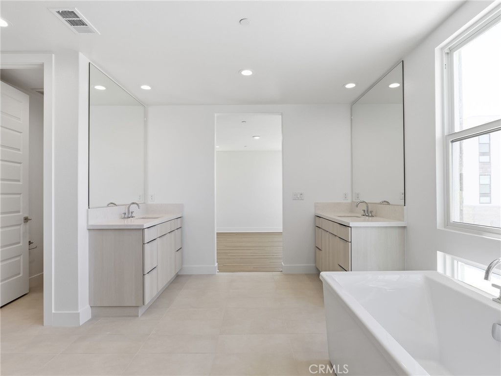 MLS #OC26160951 image #9