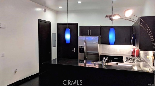 Detail Gallery Image 2 of 15 For 655 S Hope St #806,  Los Angeles,  CA 90017 - 1 Beds | 1 Baths