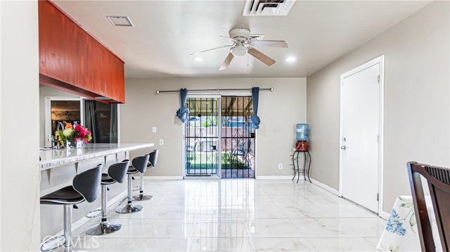 931 N Eucalyptus Avenue, Rialto CA: https://media.crmls.org/medias/883f94e9-b680-440e-8bb8-a17799262014.jpg