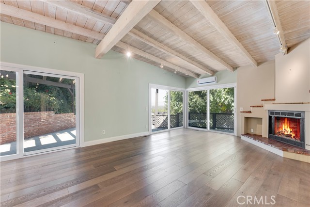 Detail Gallery Image 7 of 30 For 11441 Decente Dr, Studio City,  CA 91604 - 2 Beds | 2 Baths