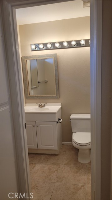 9 Camino Del Oro, Rancho Santa Margarita CA: https://media.crmls.org/medias/883fe9e6-c77b-476a-a596-23054e0b9b52.jpg
