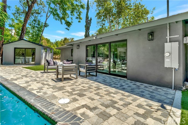 Detail Gallery Image 22 of 28 For 4830 Hasekian Dr, Tarzana,  CA 91356 - 4 Beds | 4/1 Baths