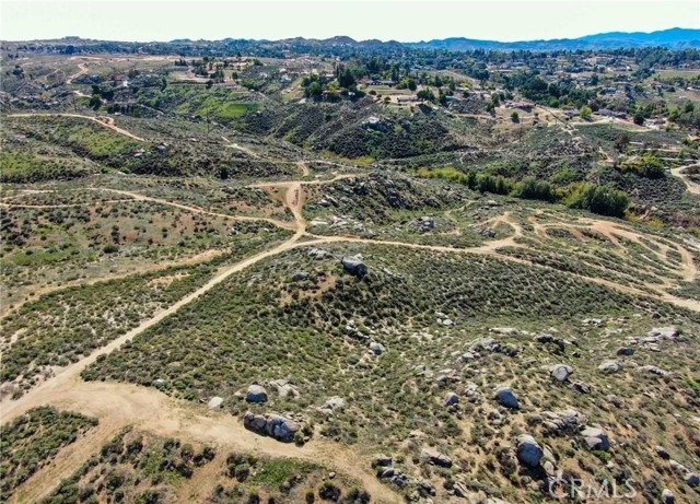 0 Horizon View Drive, Riverside CA: https://media.crmls.org/medias/88404788-48bd-47da-8362-890cc236aa8d.jpg