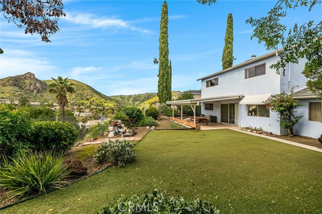 Detail Gallery Image 7 of 50 For 24308 Shrewsbury, West Hills,  CA 91307 - 4 Beds | 3 Baths