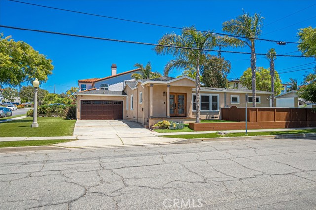 1130 20th Street, Manhattan Beach, California 90266, 3 Bedrooms Bedrooms, ,3 BathroomsBathrooms,Residential,Sold,20th,SB24091081