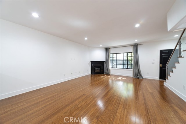 Detail Gallery Image 3 of 21 For 1615 Stoner Ave #3,  Los Angeles,  CA 90025 - 4 Beds | 3/1 Baths