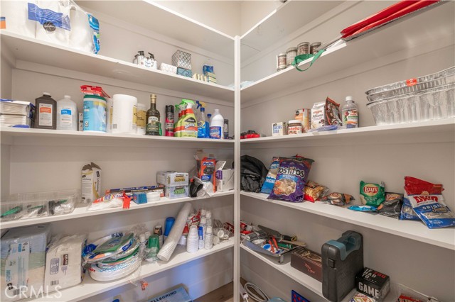 Detail Gallery Image 25 of 33 For 374 Mountainaire Ln, Big Bear Lake,  CA 92315 - 4 Beds | 3 Baths