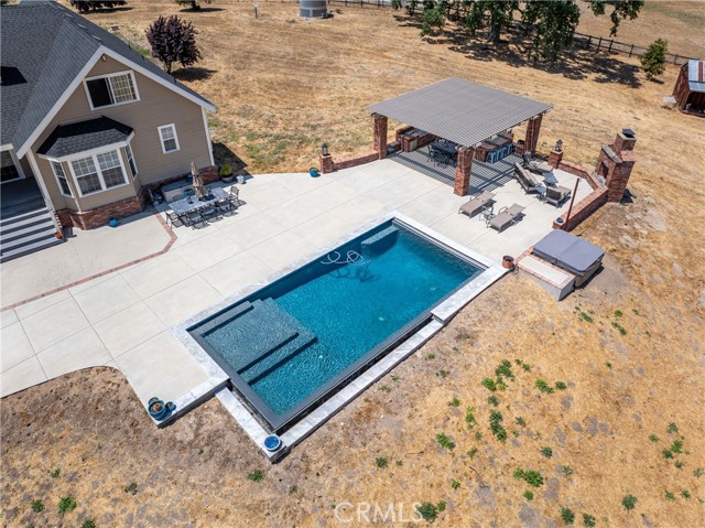 26 Deer View Lane, Templeton CA: https://media.crmls.org/medias/8841aed7-68b3-4d47-b7f0-07160abfac5f.jpg