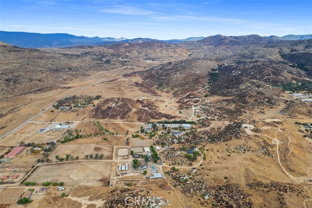 Detail Gallery Image 5 of 66 For 31120 Kelstar Rd, Hemet,  CA 92544 - 5 Beds | 2/1 Baths