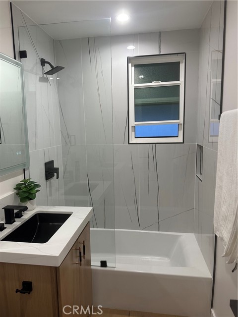 13902 Regentview Avenue, Bellflower CA: https://media.crmls.org/medias/88421270-09b9-49ca-86bb-ef5c877fe242.jpg