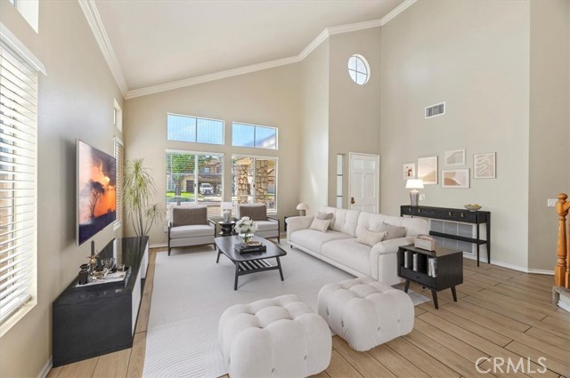 Detail Gallery Image 4 of 26 For 6364 Wellesley Ct, Chino,  CA 91710 - 5 Beds | 3 Baths