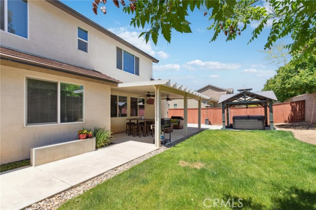 1697 Whiteash Avenue, Clovis CA: https://media.crmls.org/medias/8843a9fa-32cc-4834-aa4d-190735a16f40.jpg