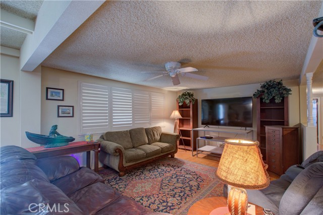 5900 Washington Road, Hughson CA: https://media.crmls.org/medias/8843d3b9-3a4c-4233-84d4-951e7702383a.jpg