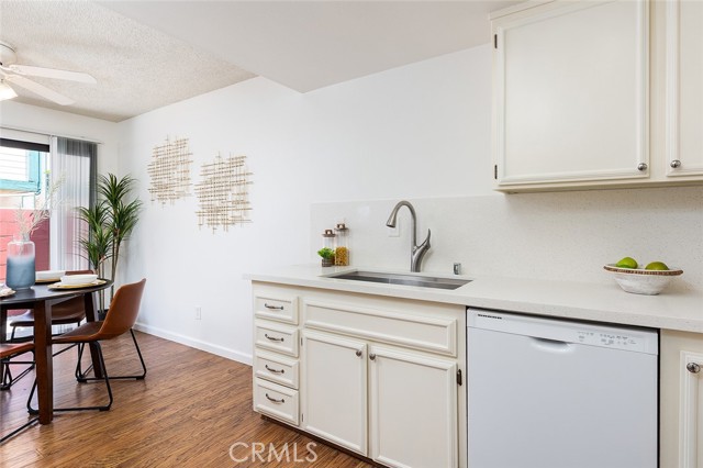 1626 S Mayflower Avenue, Monrovia CA: https://media.crmls.org/medias/8843d4a3-0585-4fb1-920c-4bb279d06c15.jpg