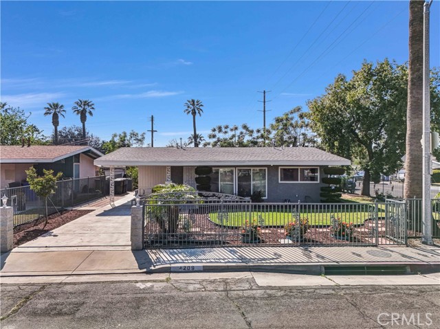 Detail Gallery Image 2 of 31 For 4209 Michael St, Riverside,  CA 92507 - 3 Beds | 2 Baths