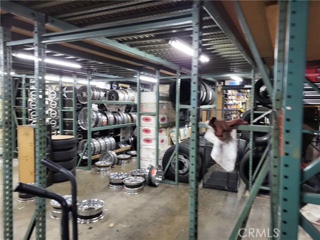 5747 Whittier, Los Angeles CA: https://media.crmls.org/medias/88457556-89d6-4d3a-ad0e-2ca65db69ee1.jpg