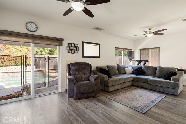 23921 Hamlin Street, West Hills CA: https://media.crmls.org/medias/884605da-2b67-4a60-9b32-da5f4910d720.jpg