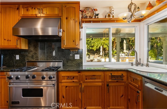 17927 Sun Hill Drive, Yorba Linda CA: https://media.crmls.org/medias/884663f6-5860-450a-beab-924754c6735e.jpg