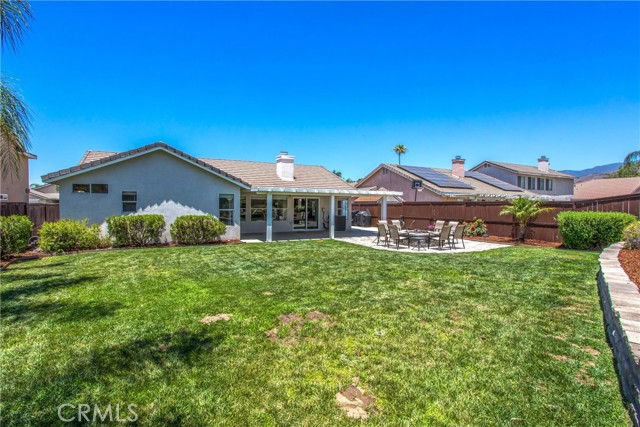 7471 Windrose Drive, Highland CA: https://media.crmls.org/medias/8846be06-e571-49be-aa63-802693df8d77.jpg