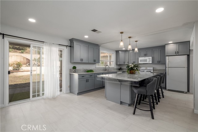 Detail Gallery Image 12 of 47 For 10954 Cool Lake, San Diego,  CA 92128 - 4 Beds | 2/1 Baths