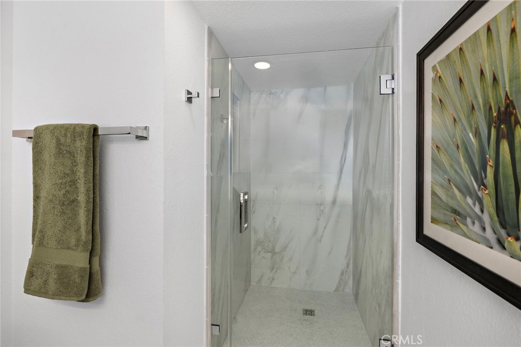 MLS #OC25235861 image #18