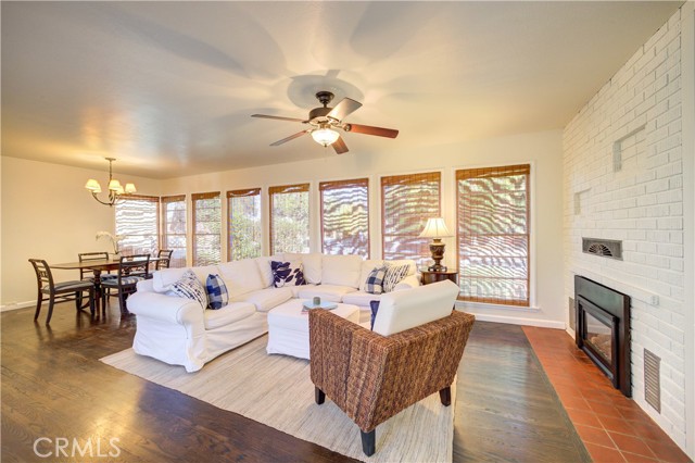 Detail Gallery Image 3 of 31 For 1835 Oak St, Paso Robles,  CA 93446 - 2 Beds | 2 Baths