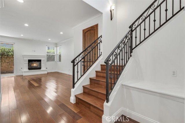 Detail Gallery Image 9 of 18 For 14526 Weddington St #103,  Sherman Oaks,  CA 91411 - 3 Beds | 3 Baths