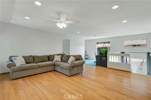 20009 Tanager Court, Canyon Country CA: https://media.crmls.org/medias/88494999-58f5-45ab-b581-0f83eb9cd6ad.jpg