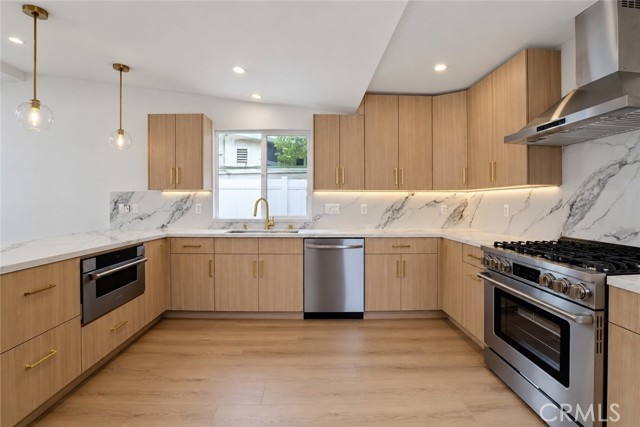 11158 Orion Ave photo 21