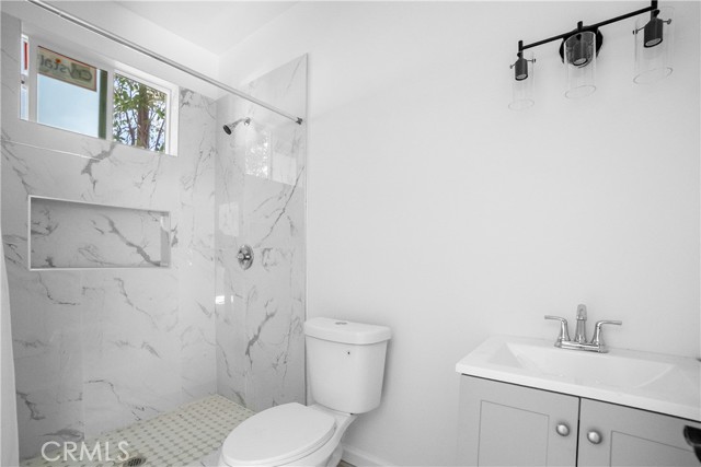 Detail Gallery Image 5 of 10 For 20538 Enadia Way, Winnetka,  CA 91306 - 4 Beds | 2 Baths