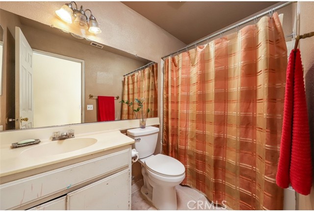 Detail Gallery Image 15 of 27 For 4035 Triton Dr, Palmdale,  CA 93552 - 3 Beds | 2 Baths