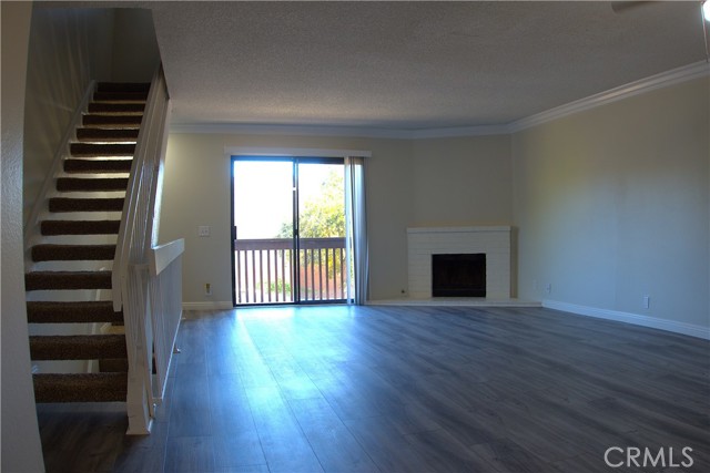 Detail Gallery Image 4 of 24 For 5250 Colodny Dr #12,  Agoura Hills,  CA 91301 - 3 Beds | 3/1 Baths