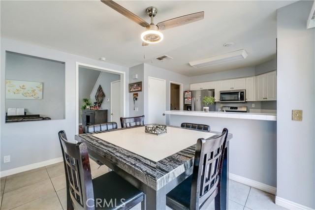 Detail Gallery Image 9 of 39 For 961 Blossomcreek Ln, Corona,  CA 92878 - 3 Beds | 2/1 Baths